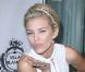 Lorsqu'elle sort, AnnaLynne McCord ne peut pas s'empêcher d'envoyer des baisers à tout vas ! Une vraie manie chez la star de 90210 !