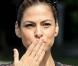 Mais les baisers les plus glamour sont bien entendus ceux envoyés par la belle Eva Mendes ! A chacune de ses apparitions sur tapis rouge, la star nous couvre d'amour... et on en redemande !