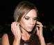 Victoria Beckham cherche à atteindre la perfection. Lorsque Posh sort de chez elle, c'est toujours perchée sur des talons et pas un cheveu de travers... Normal, elle passe son temps à se recoiffer !
