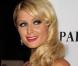 Pour Paris Hilton, tout est une question de positions ! Sans cesse sous les projecteurs, l'héritière blonde a choisi sa pose glamour : la tête rejetée en arrière sur son épaule... Et ça marche à tous les coups !
