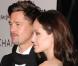 Les Brangelina ne peuvent pas s'empêcher de se toucher... Quand il sort au côté de sa magnifique Angelina Jolie, Brad Pitt n'arrête pas de poser la main sur ses fesses... Avec une bombe comme elle, on peut le comprendre !