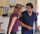Julie Gayet et Bruno Salomone dans Famille Décomposée (sur France 3, le 16 mars)