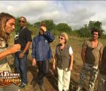 francky, Kelly, Claudette, Greg écoutent Olivier atentivement 