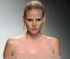 Lara Stone s'est fiancée avec le comique et acteur anglais David Walliams, qui n'est autre que le meilleur ami de Geri Halliwell.