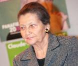 Simone Veil, 82 ans, la femme préférée des français : trois présidents de la République font d'elle une 