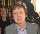  Paul McCartney et Nancy Shevell lors du défilé de Stella McCartney, le 8 mars 2010 à Paris 