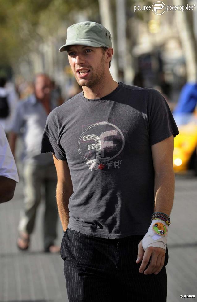 376517-chris-martin-637x0-3.jpg
