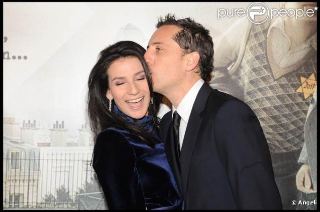 Marie Drucker et Gad Elmaleh, lors de l'avant-première de  La Rafle , qui s'est tenue au Gaumont Champs-Elysées, à Paris, le 8 mars 2010.