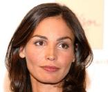 Inés Sastre : Elle met toujour le paquet lorsqu'il s'agit de représenter Lancôme... Comme ici lors du lancement du parfum Trésor eau étincelante. 