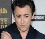 Alan Cumming bientôt en voix dans l'adaptation ciné des  Schtroumpfs  !