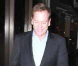 Kiefer Sutherland à sa sortie du restaurant Madeo de West Hollywood, à Los Angeles, le 12 mars 2010.