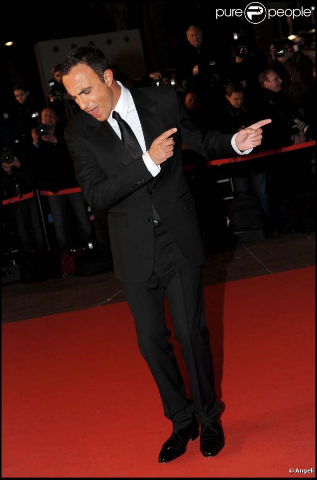 Nikos Aliagas présentera une émission spéciale sur la  Cage aux folles  en avril 2010 ! 