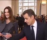 Carla et Nicolas Sarkozy votent pour les élections régionales, le 14 mars 2010