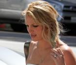 Britney Spears et Jason Trawick en pleine séance shopping, à Los Angeles. Leur couple va bien ! 17/03/2010