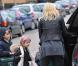 La comédienne hollywoodienne Gwyneth Paltrow et ses enfants - Apple et Moses - à la sortie de leur école, à Londres, le 11 mars 2010.
