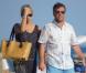 Le champion du monde Lothar Matthäus et sa superbe femme, Kristina Liliana, sur une plage de Miami, en Floride, le 20 mars 2010.