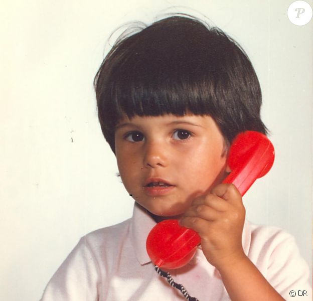 D Couvrez Qui Est Cette Adorable Petite Brunette Au Regard Doux Elle Est Devenue Superbe