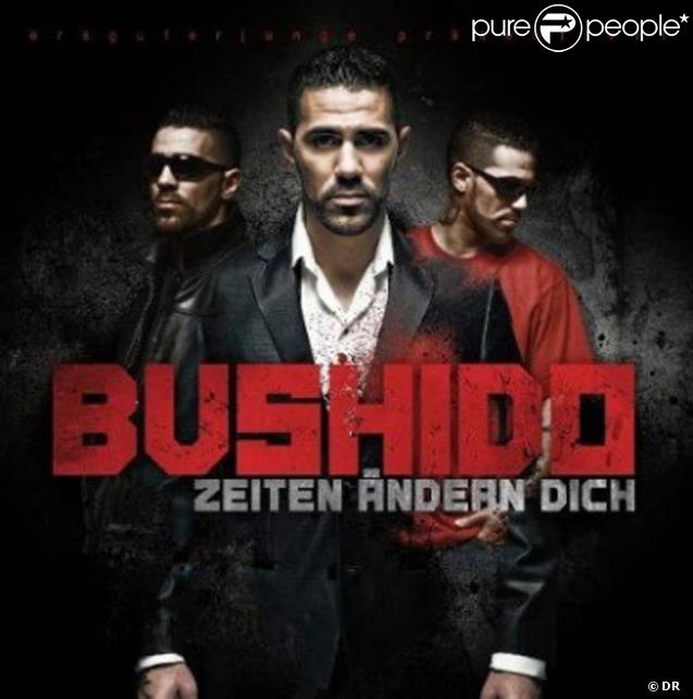 Bushido, Janine (clip). La superstar du rap allemand a été condamnée pour avoir pillé le groupe parisien Dark Sanctuary !