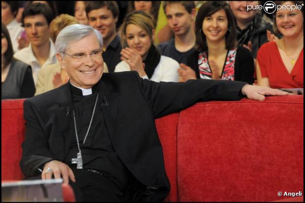 Mgr Di Falco sur le plateau de Vivement Dimanche (28 mars 2010)