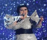 Beth Ditto et Gossip interprètent le single  Heavy Cross , sur le plateau de  Wetten Dass...?  le 27 mars 2010 !