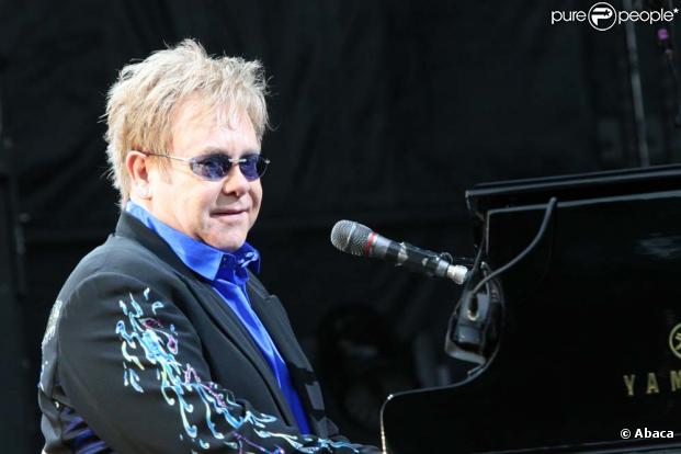 Elton John en concert dans la cité maya de Chichen Itza, Mexique, le 4  avril 2010 !