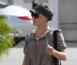 Pink e promène dans les rues de Los Angeles, mardi 30 mars.