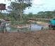 Greg et Surya renforcent l'enclos des crocodiles