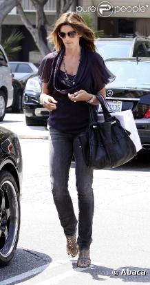 Cindy Crawford à Los Angeles en plein shopping à Los Angeles