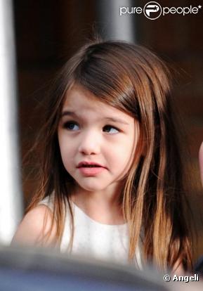 Suri Cruise sur le tournage du film de sa mère "Son of no one" (9 vril 2010/ New York)