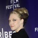 La jolie Amanda Seyfried dans la robe la plus courte du monde... aux côtés d'Ugly Betty !