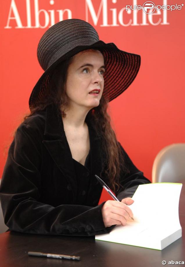 Amélie Nothomb présente 'Ni d'Eve ni d'Adam' au Salon du livre