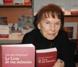 Danielle Mitterrand présente 'Le Livre de ma mémoire' au Salon du livre