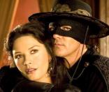 Catherine Zeta-Jones et Antonio Banderas dans  La Légende de Zorro . 