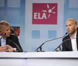 Patrick Poivre d'Arvor et Zinedine Zidane dans un JT spécial à l'occasion de la troisième édition du Prix des Ambassadeurs de l'association ELA le 6 mai 2010