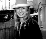 Le top Karolina Kurkova ravie par cette soirée festive. Lundi 10 mai. Place des Lices. 
 &nbsp; 