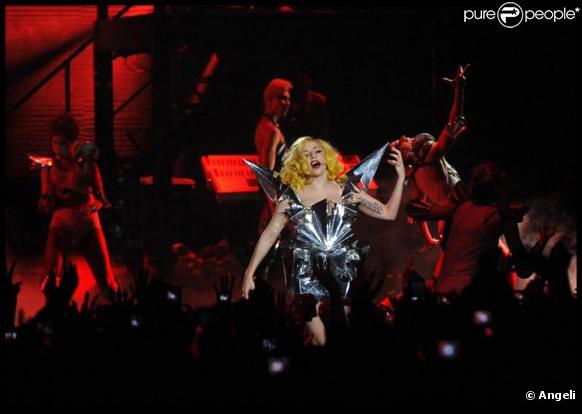 La talentueuse Lady Gaga lors de son concert parisien au Palais Omnisports de Bercy, le 21 mai 2010