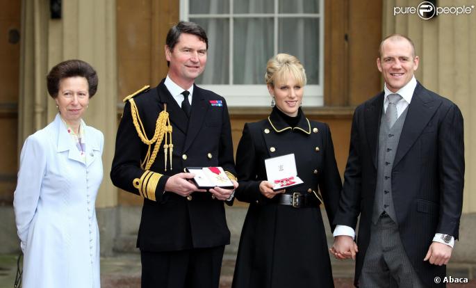 La princesse Zara Phillips aux côtés de sa mère et de son fiancé