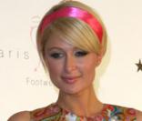 Paris Hilton fait la pub de ses marques