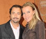 Henri Leconte et sa compagne Florentine lors du tournoi de tennis de Roland Garros 2010 à Paris le 27 mai 2010