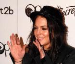 Lindsay Lohan souhaiterait customiser son bracelet électronique anti-alcool... Mais elle ignore qu'elle risque la prison si elle cède à cette tentation !
