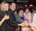 Régine fête les 40 ans du Jimmy'z et ses deux fois 40 ans avec le prince Albert et sa compagne Charlene Wittstock  ! Le 4 juin 2010, à Monte-Carlo.