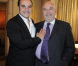 François-Xavier Demaison et Jack, son papa, lors de la 6e édition du déjeuner Père & Fils, chez Taillevent le 15 juin 2010