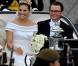 Samedi 19 juin 2010, la princesse héritière Victoria de Suède et le roturier Daniel Westling se sont mariés. Après une cérémonie émouvante en la cathédrale Storkyrkan, à Stockholm, leur cortège a traversé la ville jusqu'au palais royal.