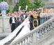Samedi 19 juin 2010, la princesse héritière Victoria de Suède et le roturier Daniel Westling se sont mariés. Après une cérémonie émouvante en la cathédrale Storkyrkan, à Stockholm, leur cortège a traversé la ville jusqu'au palais royal.