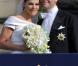 Samedi 19 juin 2010, la princesse héritière Victoria de Suède et le roturier Daniel Westling se sont mariés. Après une cérémonie émouvante en la cathédrale Storkyrkan, à Stockholm, leur cortège a traversé la ville jusqu'au palais royal.