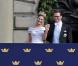 Samedi 19 juin 2010, la princesse héritière Victoria de Suède et le roturier Daniel Westling se sont mariés. Après une cérémonie émouvante en la cathédrale Storkyrkan, à Stockholm, leur cortège a traversé la ville jusqu'au palais royal.