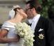 Samedi 19 juin 2010, la princesse héritière Victoria de Suède et le roturier Daniel Westling se sont mariés. Après une cérémonie émouvante en la cathédrale Storkyrkan, à Stockholm, leur cortège a traversé la ville jusqu'au palais royal.