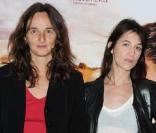 Julie Bertuccelli et Charlotte Gainsbourg, à l'occasion de l'avant-première de  L'Arbre , au Gaumont Capucines, à Paris, le 25 juin 2010.