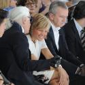 Jean Rochefort et sa fille, non loin de l'impitoyable Karl Lagerfeld, Arnaud Lemaire... ont assisté à un show débordant d'élégance !