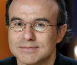 Philippe Besson succède à Xavier de Moulins à la tête de l'émission Paris Dernière